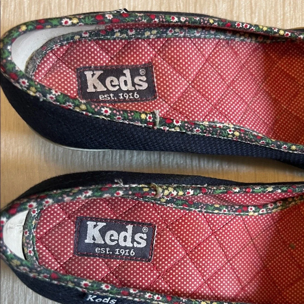 Keds Women's Navy with Red Bows & Floral Trim 7M - Picture 9 of 11